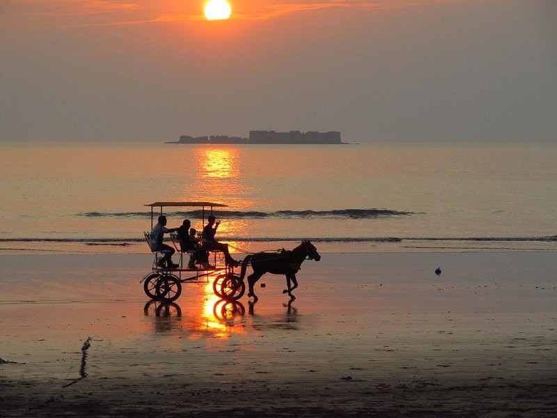 Alibaug_Beach_Main