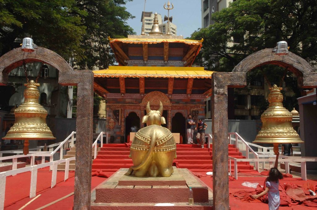 Nandi-Statue-at-Pashupatinath-Temple